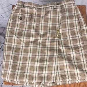 LIZGOLF Plaid Skort with cute pin closure 14 EUC